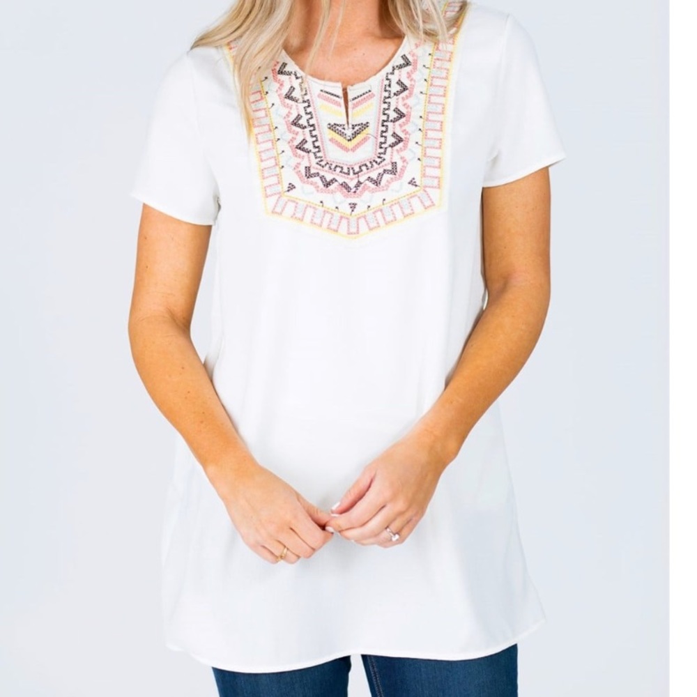 Small: NWOT Ivory Tribal Embroidered Boho Tunic
